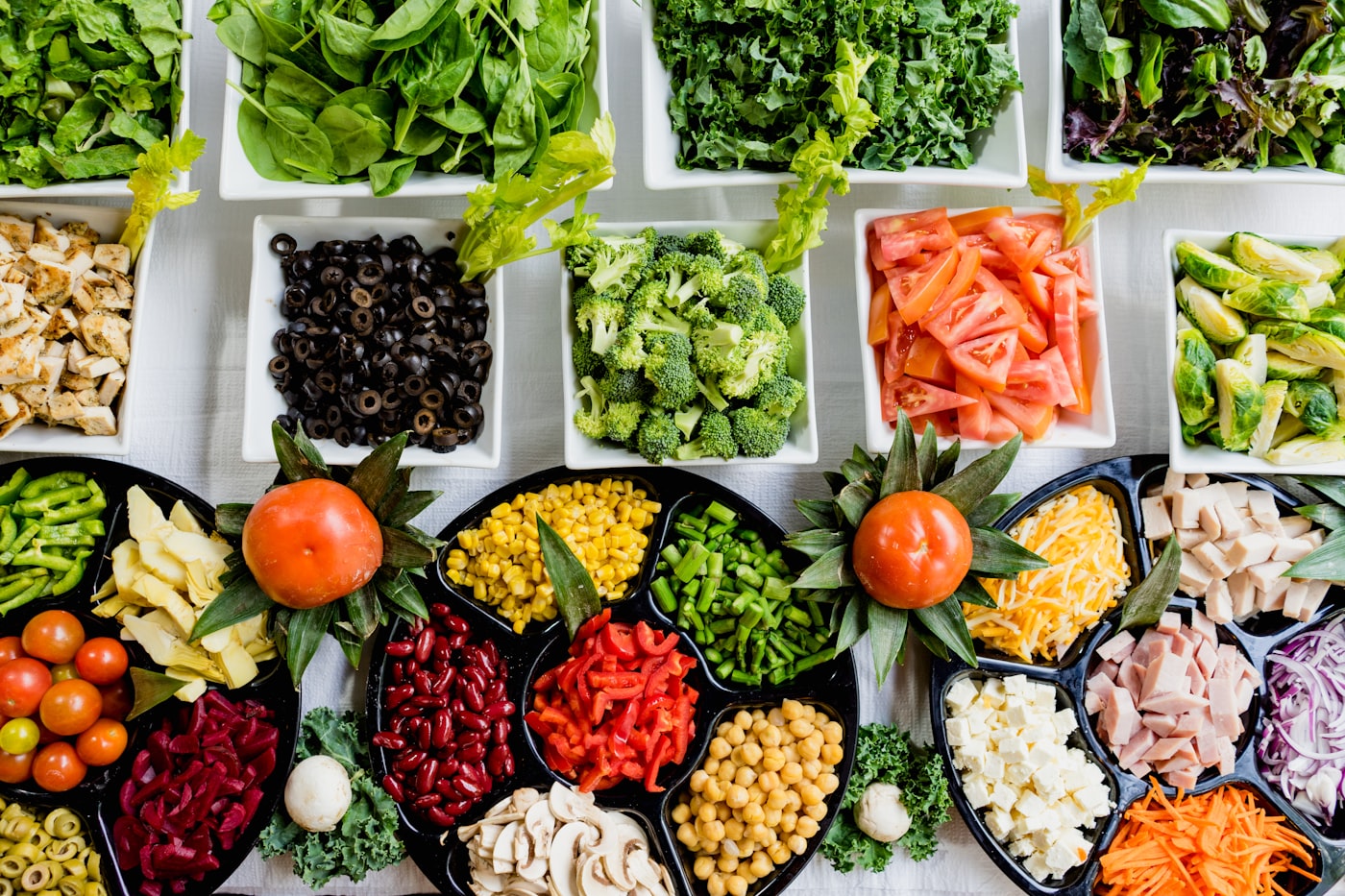Aliments frais préparés pour illustrer une alimentation équilibrée